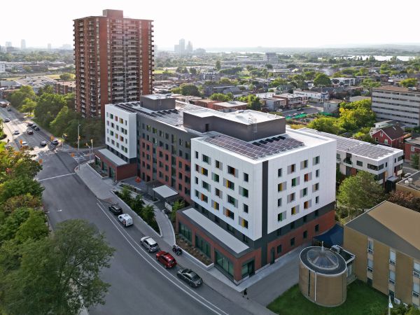 811 Gladstone 1619