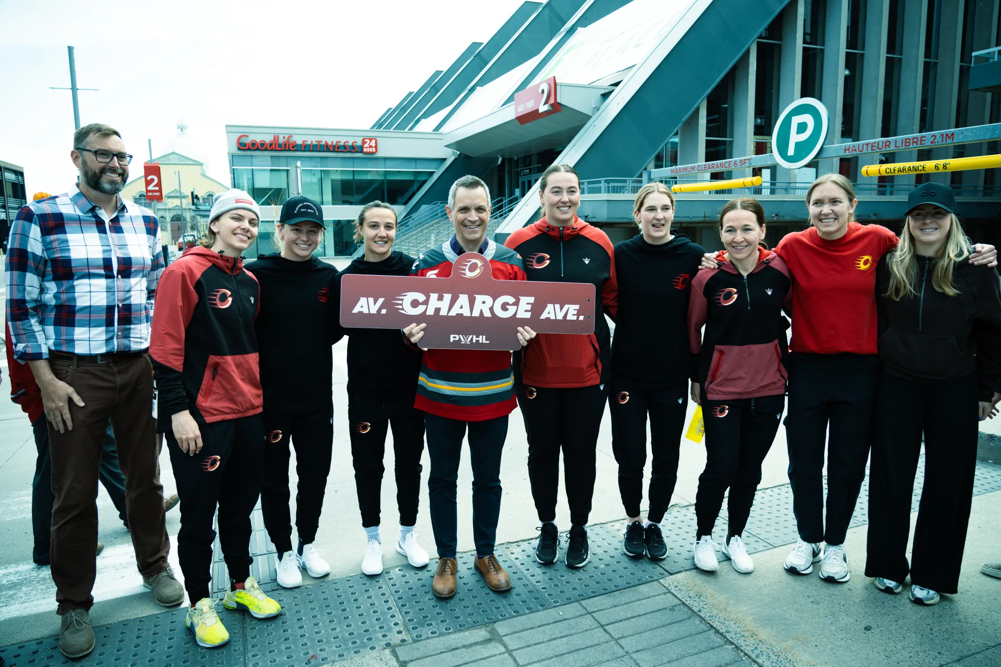 2025 05 07 Ottawa Charge Hockey Team Street Sign Event 13